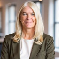 Tracy Ragan headshot