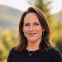Bridget Stearns headshot