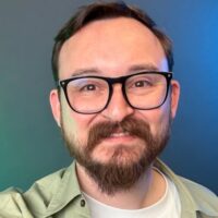 Ramon Roche headshot