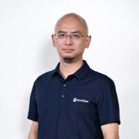 Xinwei Hu headshot
