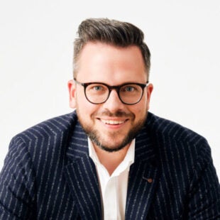 Dr. Christian Hille headshot
