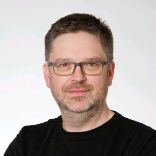 Dan van der Ster headshot