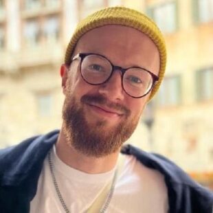 Robert Lange headshot