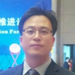 Hosung Shim headshot