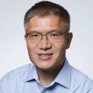 Sheng Liang headshot