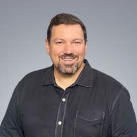 Shannon Williams headshot