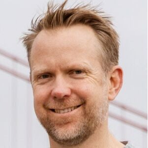 Chris Holmes headshot